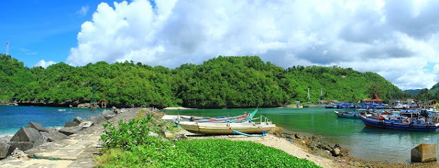http://wisataaladin.blogspot.com/2017/02/tempat-wisata-pantai-sadeng-terpopuler-di-yogyakarta.html