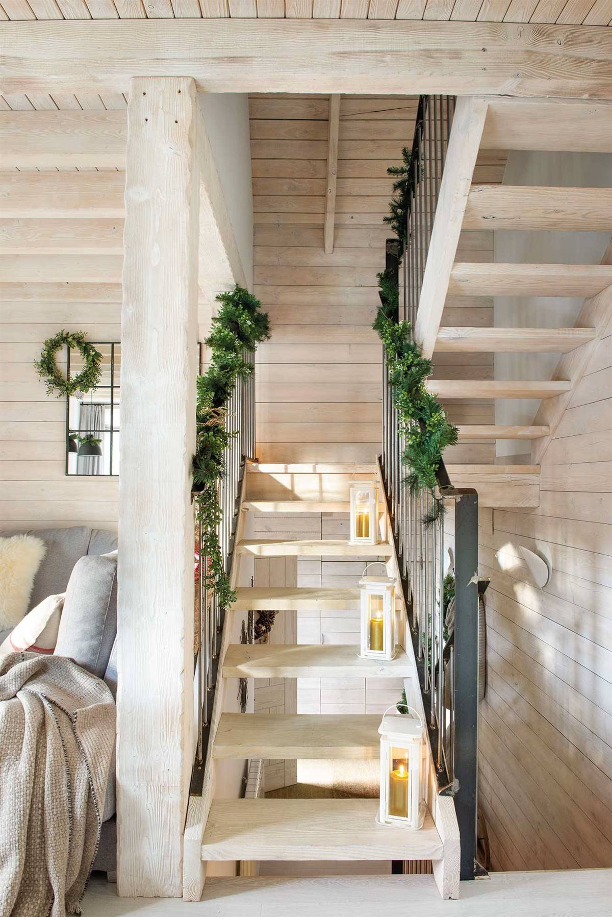 Decora las escaleras en Navidad: ideas mágicas para copiar