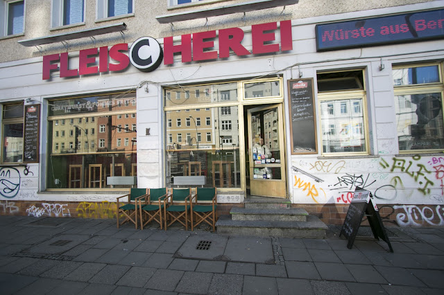 Metro per Fleischerei su Torstrasse-Curry wurst-Berlino