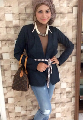 gaya hijab ala indah nevertari, model hijab Indah Nevertari Rising Star, gaya busana muslim ala juara Rising Star Indah Nevertari, Gambar penampilan berbusana muslim modis ala Indah Nevertari, Foto Busana muslim Ala Indah Nevertari