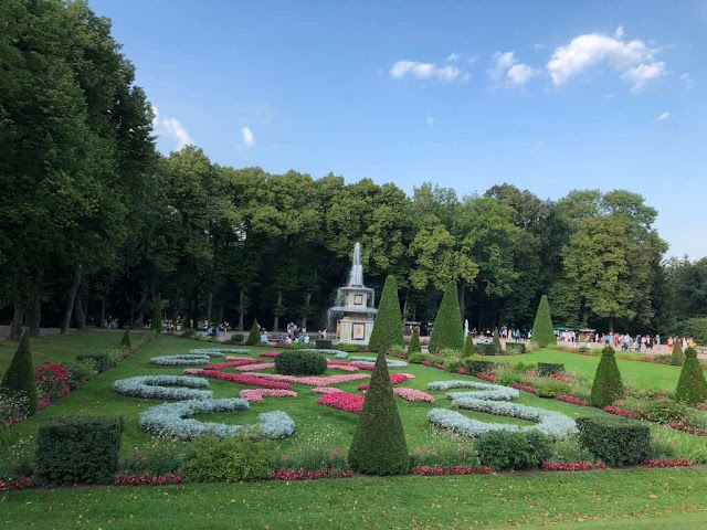 Fontes e Cascatas dos Jardins Palácio Peterhof  