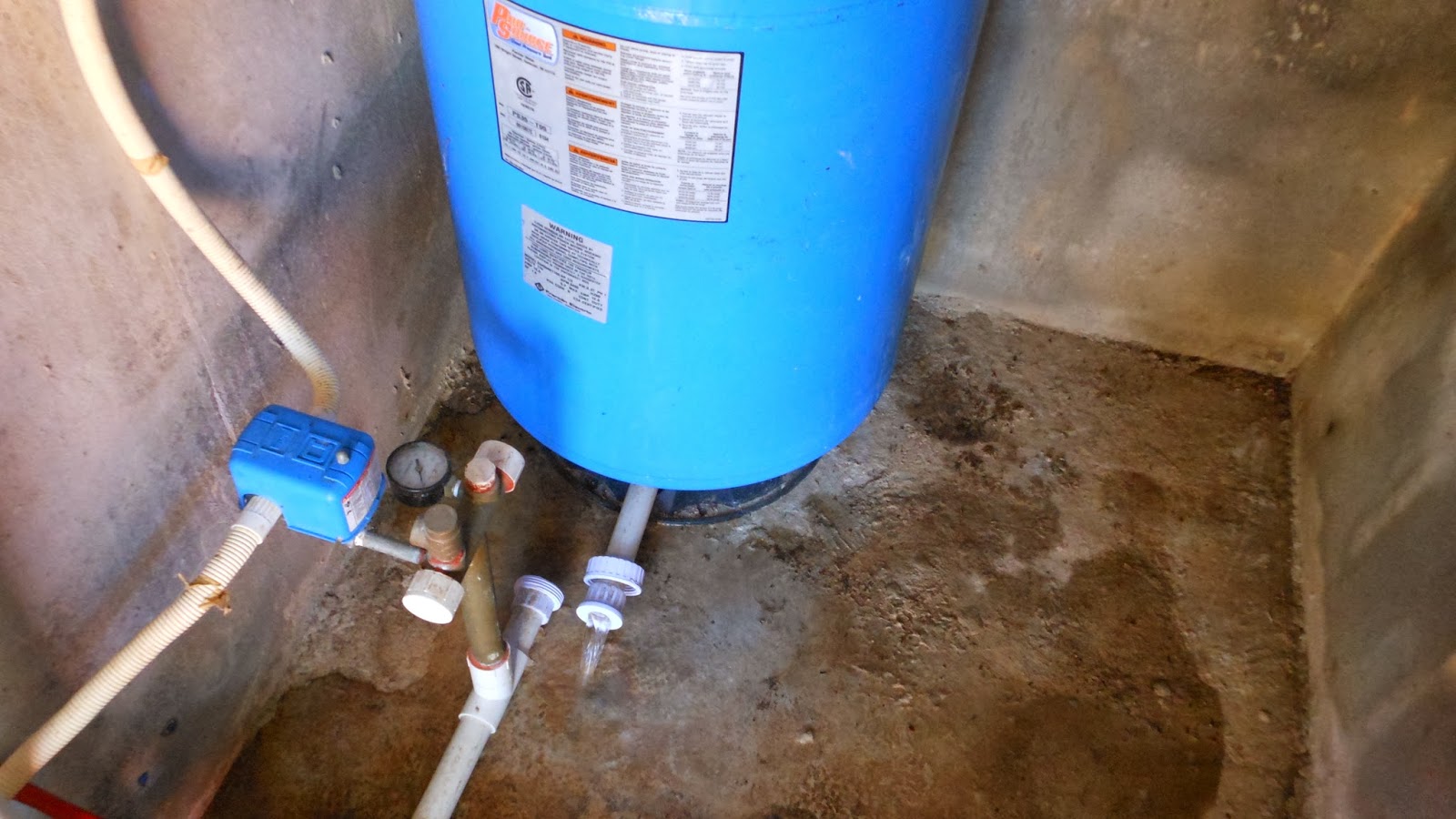 How To: Fix A Waterlogged Pressure Tank - for rural or off grid