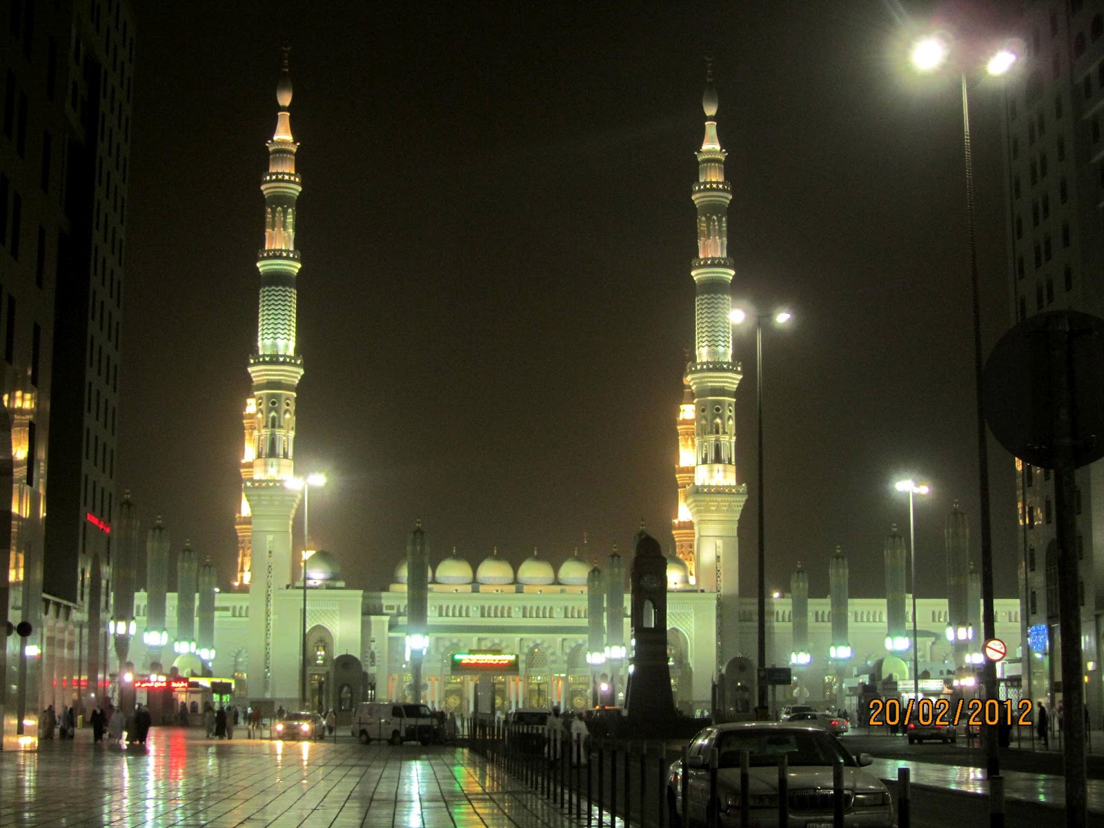 -: Umrah ziarah 2012 : Masjid Nabawi, Madinah.