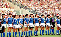SELECCIÓN DE ARGENTINA - Temporada 1989-90 - Burruchaga, Dezotti, Troglio, Sensini, Basualdo, Ruggeri, Néstor Lorenzo, Serrizuela, Juan Simón, Goycoechea y Diego Armando Maradona - REPÚBLICA FEDERAL DE ALEMANIA 1 (Andreas Brehme), ARGENTINA 0 - 08/07/1990 - Campeonato Mundial de Italia 1990, final - Roma, Italia, estadio Olímpico - ALEMANIA gana su tercer CAMPEONATO DEL MUNDO