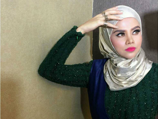 Usia perkahwinan penyanyi Alyah dan komposer ternama Datuk Ramli MS sudahpun memasuki tahun kedua. Jika sebelum ini rumah tangganya mengalami sedikit krisis tetapi lama kelamaan hubungan mereka menjadi semakin baik.  Pasti ramai yang tidak sabar untuk melihat Alyah berbadan dua tetapi penyanyi ini menjelaskan jadual seninya dan suami yang padat membuatkan mereka tidak terfikir untuk menimang cahaya mata dalam masa terdekat. Namun, 2016 dirasakan sesuai untuk mula memikirkan hal berkenaan.  "Kini kami sibuk dengan kerjaya seni masing-masing. Insya-Allah jika semuanya sudah selesai, tahun depan baru kami fikir tentang orang ketiga. Sejujurnya, kami tidak pernah membincangkan perkara ini tetapi kami percaya pada rezeki. Jika ada sekarang, alhamdulillah," jelas Alyah kepada Media Hiburan.   Selanjutnya Alyah jelaskan kisah hidupnya di dalam majalah Media Hiburan terbaru. 