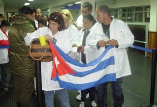 Bolivia tiene el mayor número de médicos graduados en Cuba