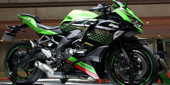 Gila, Orang Rela Antre dari Jam 2 Pagi untuk Pre-Order Kawasaki ZX-25R, naviri.org, Naviri Magazine, naviri majalah, naviri