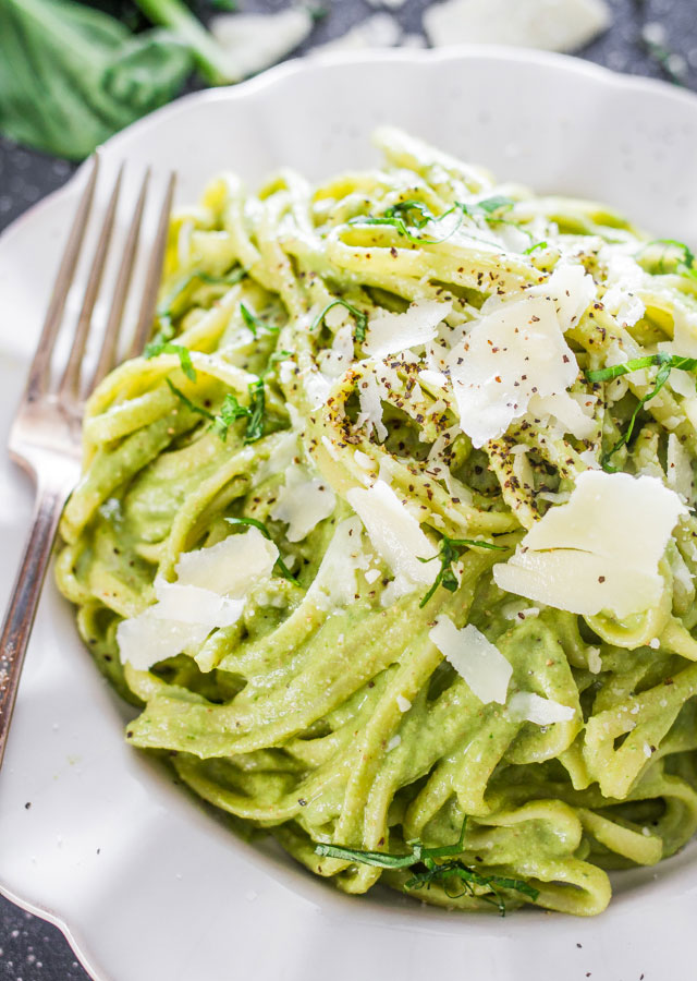 http://www.jocooks.com/healthy-eating/creamy-avocado-spinach-pasta/