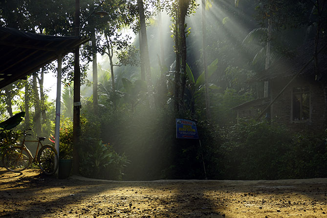 Rays of Light di dekat Bukit Rhema