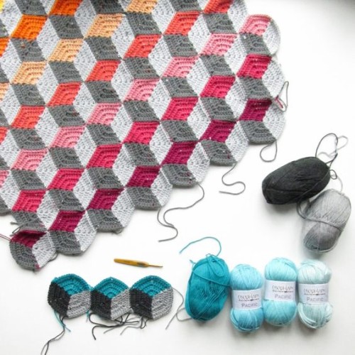 Free Geo-Hexie Crochet Pattern + Tutorial
