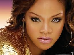 ΕΙΚΟΝΑ-ΣΟΚ! Εχεις δει τη Rihanna ΤΕΛΕΙΩΣ ΑΒΑΦΤΗ;;; Δες τη!!! 