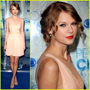 Taylor Swift Style on Ke Ying S Fashion And Stylish Blog  Taylor Swift Fashion Dresses 2011