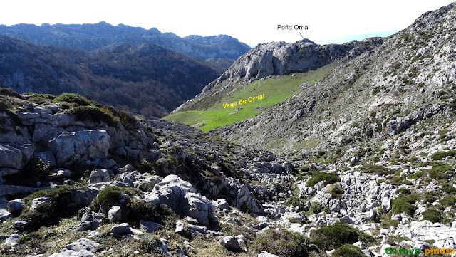 Ruta circular al Pico de Los Asturianos, Canal Parda y Traviesos en el Macizo del Cornión de Picos de Europa, regresando por Reseco