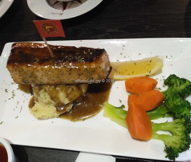 ikan salmon di manhattan fish market 