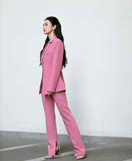 Phối blazer mùa thu như sao Việt