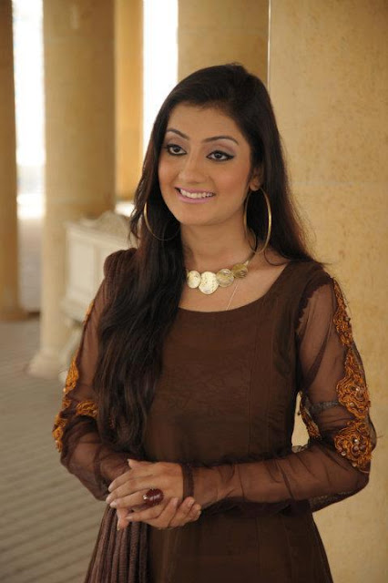 Uroosa Qureshi 2014 images