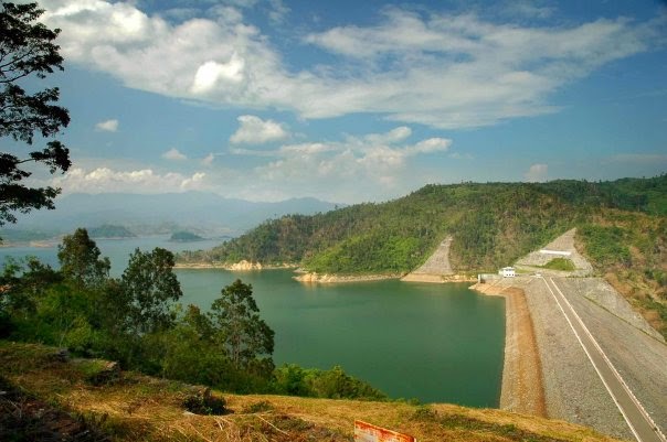  Bendungan Batutegi di Lampung