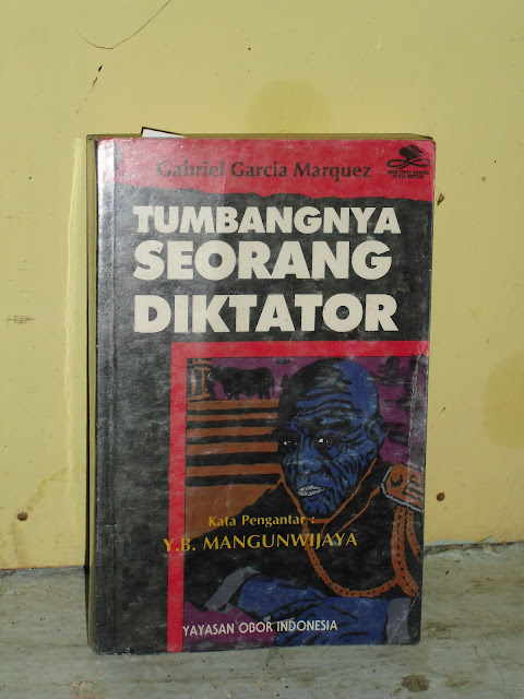 Novel Tumbangnya Seorang Diktator