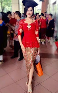 42 Contoh Warna Dan Model Kebaya Wisuda Favorit Mahasiswi 