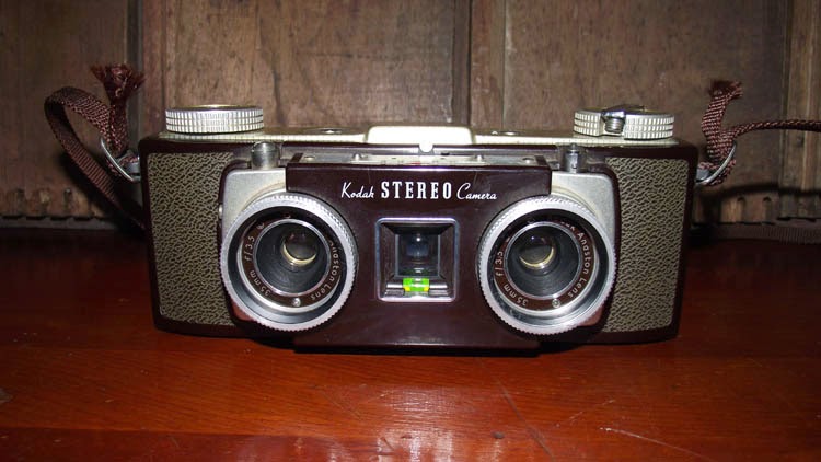 https://www.etsy.com/listing/209870868/kodak-stereo-camera-1950s-era?ref=shop_home_active_18