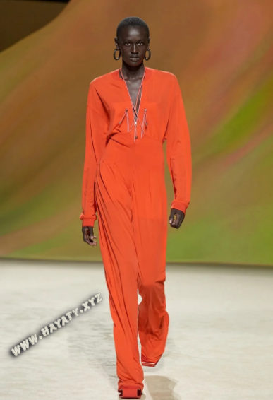 شاهدي أجمل مجموعة Hermès لربيع وصيف 2023