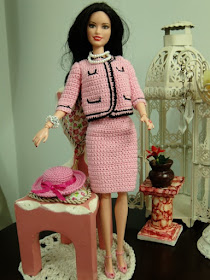 PAP - Tradução do casaco Cassino de crochê para Barbie