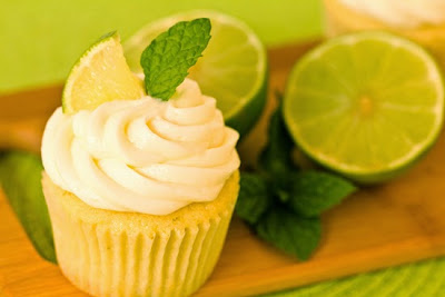 Cupcakes of margarita cocktail-cakes mojito Recipe in english muffins