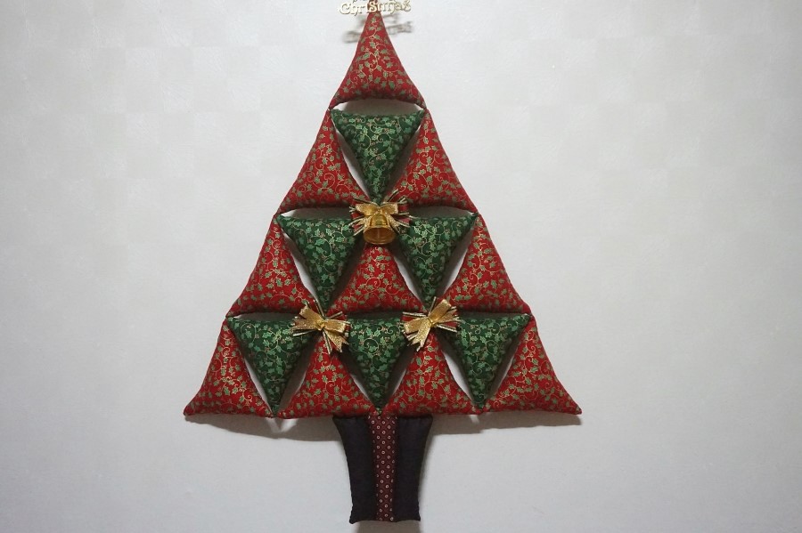 Christmas Tree Soft Toy panel. DIY step-by-step tutorial. Елочка из треугольников к Рождеству.