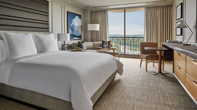 Four Seasons Hotel Austin is located in Downtown Austin, a neighborhood in Austin, and is near a metro station and on the waterfront. Sixth Street and South Congress Avenue are worth checking out if shopping is on the agenda, while those wishing to experience the area's natural beauty can explore Lady Bird Lake and Zilker Park. Looking to enjoy an event or a game while in town? See what's going on at Frank Erwin Center. Spend some time exploring the area's activities, including golfing and golf lessons. Guests love the hotel's location for the sightseeing.