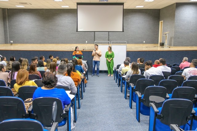 Servidores da Prefeitura de Araripina participam de curso sobre a nova Lei de Licitações e Contratos
