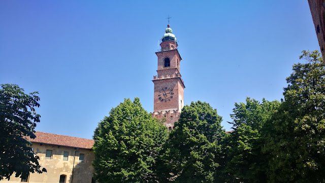 Torre-castello-Vigevano-orologio