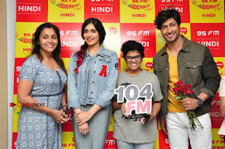 Vidyut Jamwal Adah Sharma Commando 2 Movie Team at Radio Mirchi 95  0047.jpg