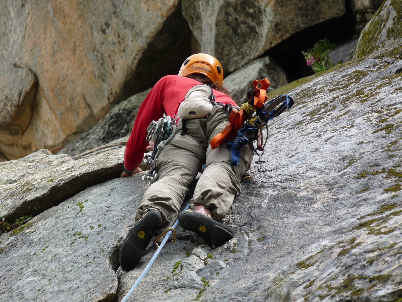 Casera atómica, el Pico de la Miel. 6b, M1+
