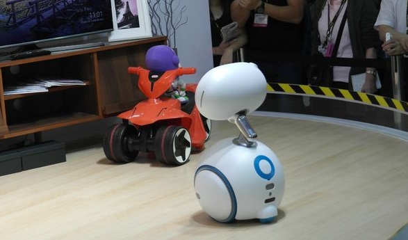 robot zenbo pembantu rumah tangga