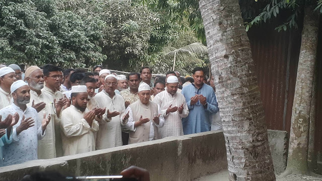 সাংবাদিকের বাবার কবর জিয়ারত করলেন এমপি আবুল কালাম আজাদ