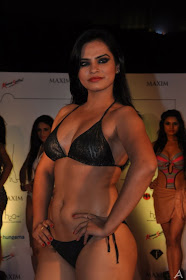 indian actress navel show in bikini