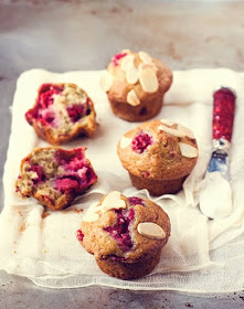 Muffins ai Lamponi con Mandorle e Panna Acida