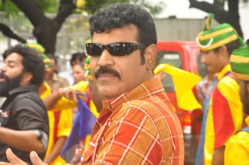 Oru Nadigayin Vakku Moolam On Location Stills gallery