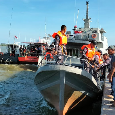 TNI AL Berhasil Evakuasi 85 penumpang Kapal Karam, 2 Diantaranya Meninggal