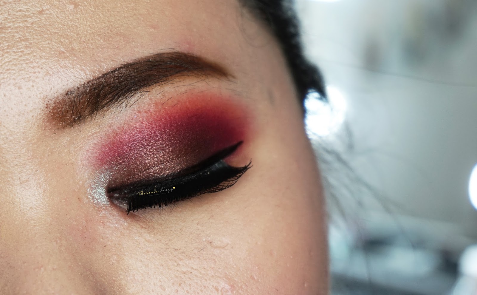 FALL INSPIRED MAKEUP TUTORIAL IN WARM RED AND BROWN EYES WITH DARK