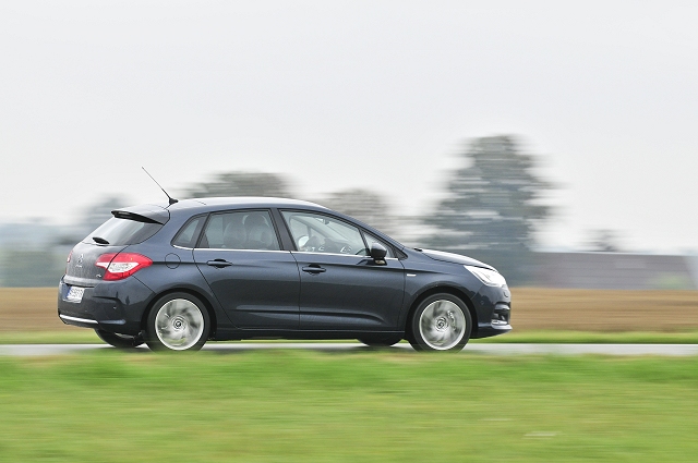 [2011 Citroen C4 e-Hdi Photos]