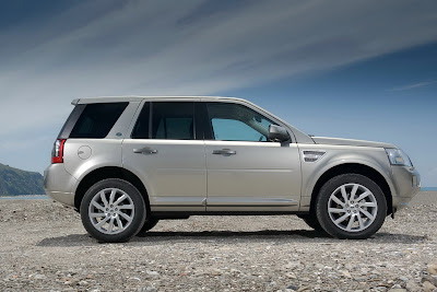 2011 Land Rover Freelander 2 Side View