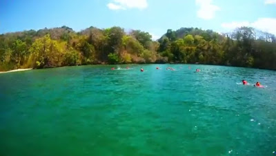 blue bay atau teluk biru sembulungan