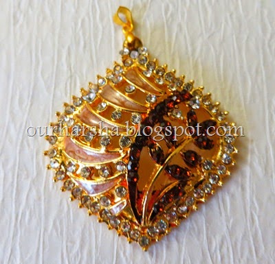 Stone studded Pendant (5)