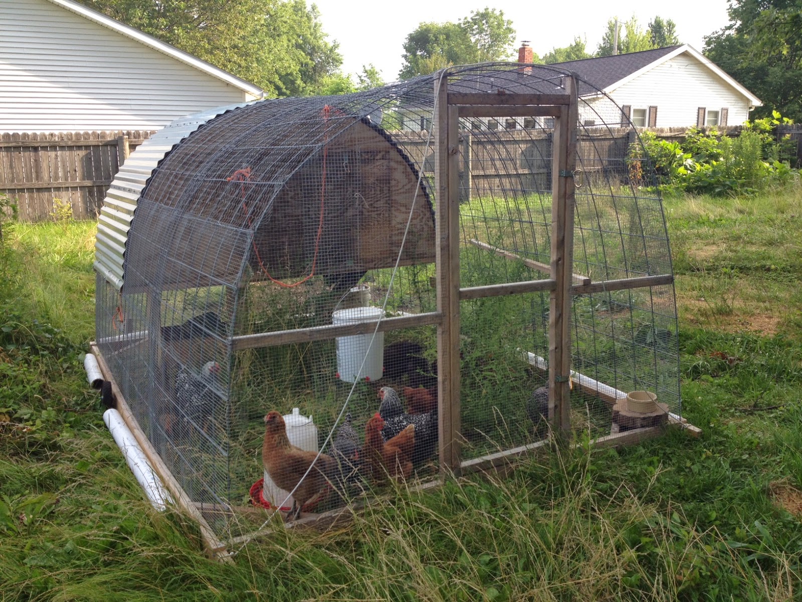 little country house: DIY Chicken Tractor