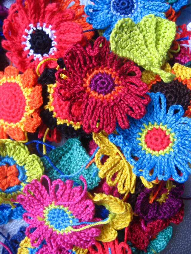 DIY - gehaakt bloemetje versie 1 / crocheted flower 1