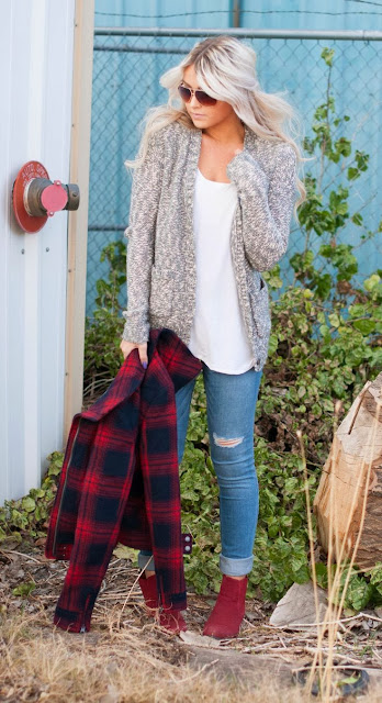 Fall fashion with sweater, cardigan and boyfriend jeans