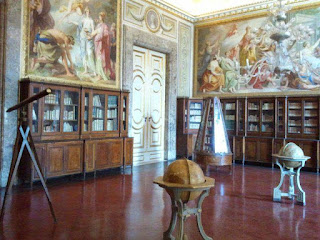 La reggia di Caserta sala