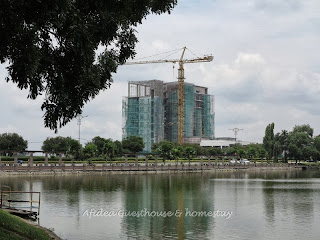 Foto 11: Bangunan Lembaga Pelabuhan Johor dalam pembinaan.