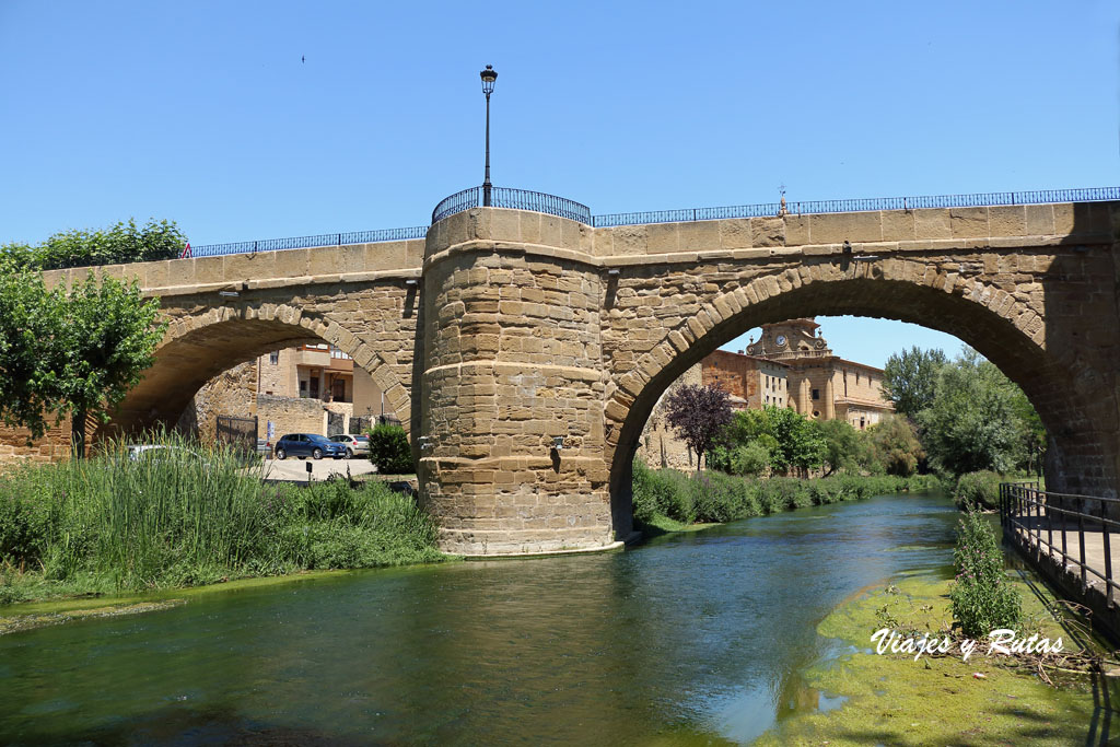 Puente de piedra de Cuzcurrita del río Tirón